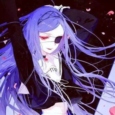 女子怀疑丈夫出轨 扒货车车尾跟踪